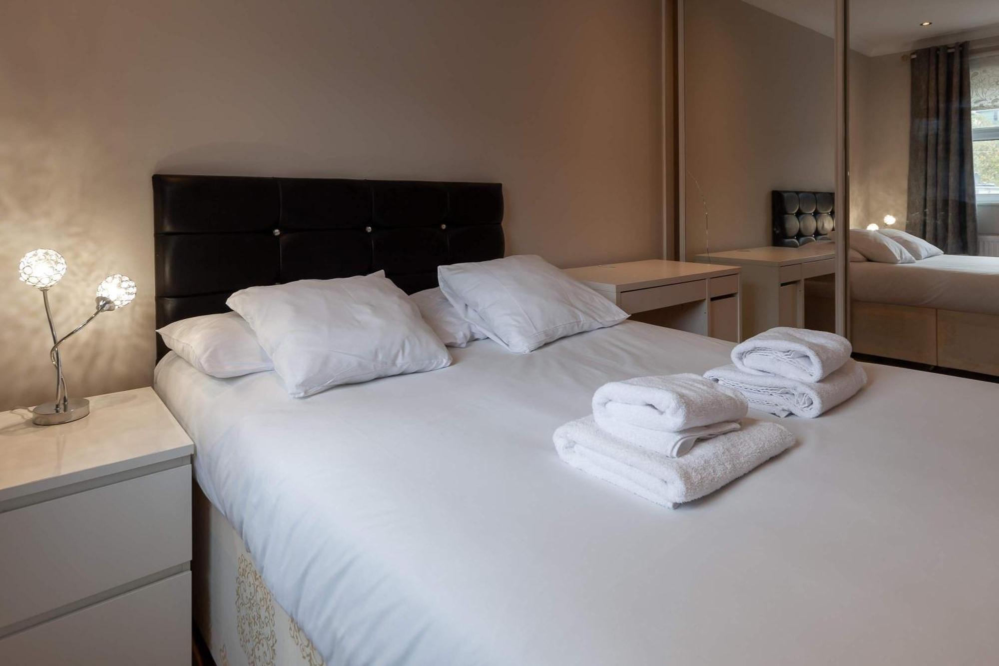 Spacious And Bright 2 Bed Tower Bridge Appartamento *
