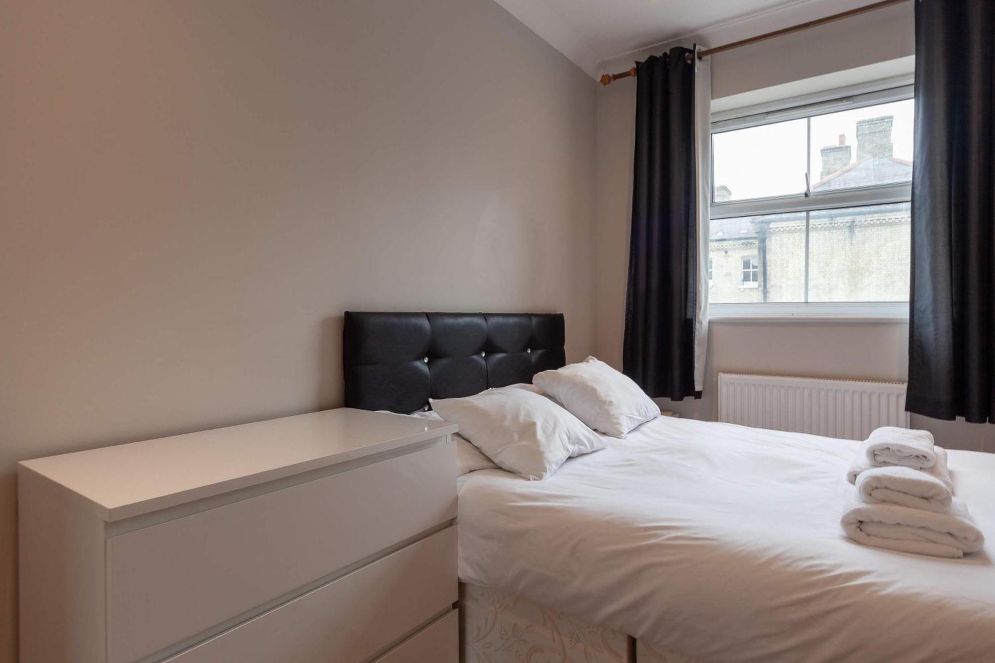 Spacious And Bright 2 Bed Tower Bridge Appartamento