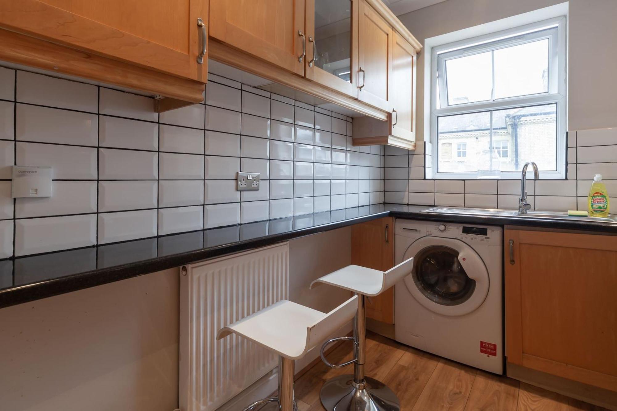 Spacious And Bright 2 Bed Tower Bridge Londra